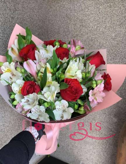 Только Свежие Цветы